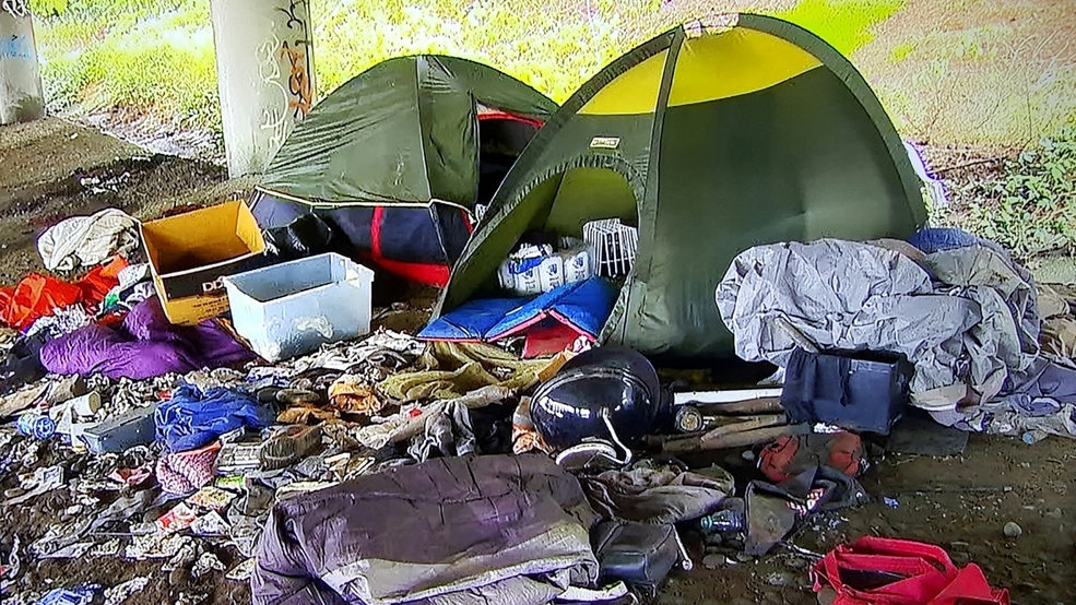 Homeless jungle tents 1.jpg Homeless jungle tents 1.jpg