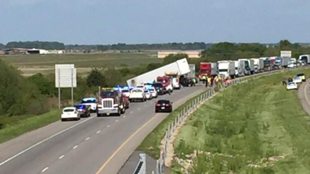 3 deaths reported in headon crash on Arkansas interstate, victims