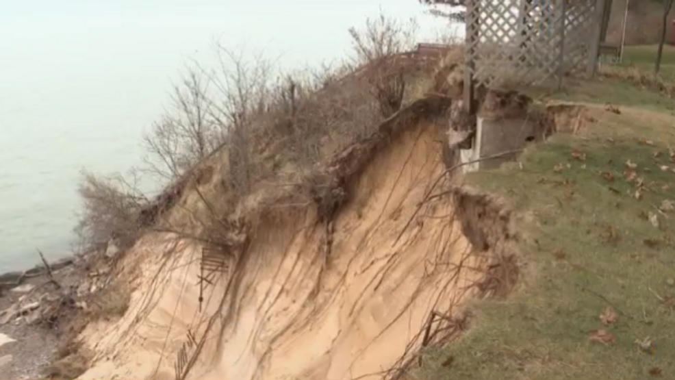 Experts explain wave forces, protection solutions as Great Lakes erosion worsens - WWMT-TV