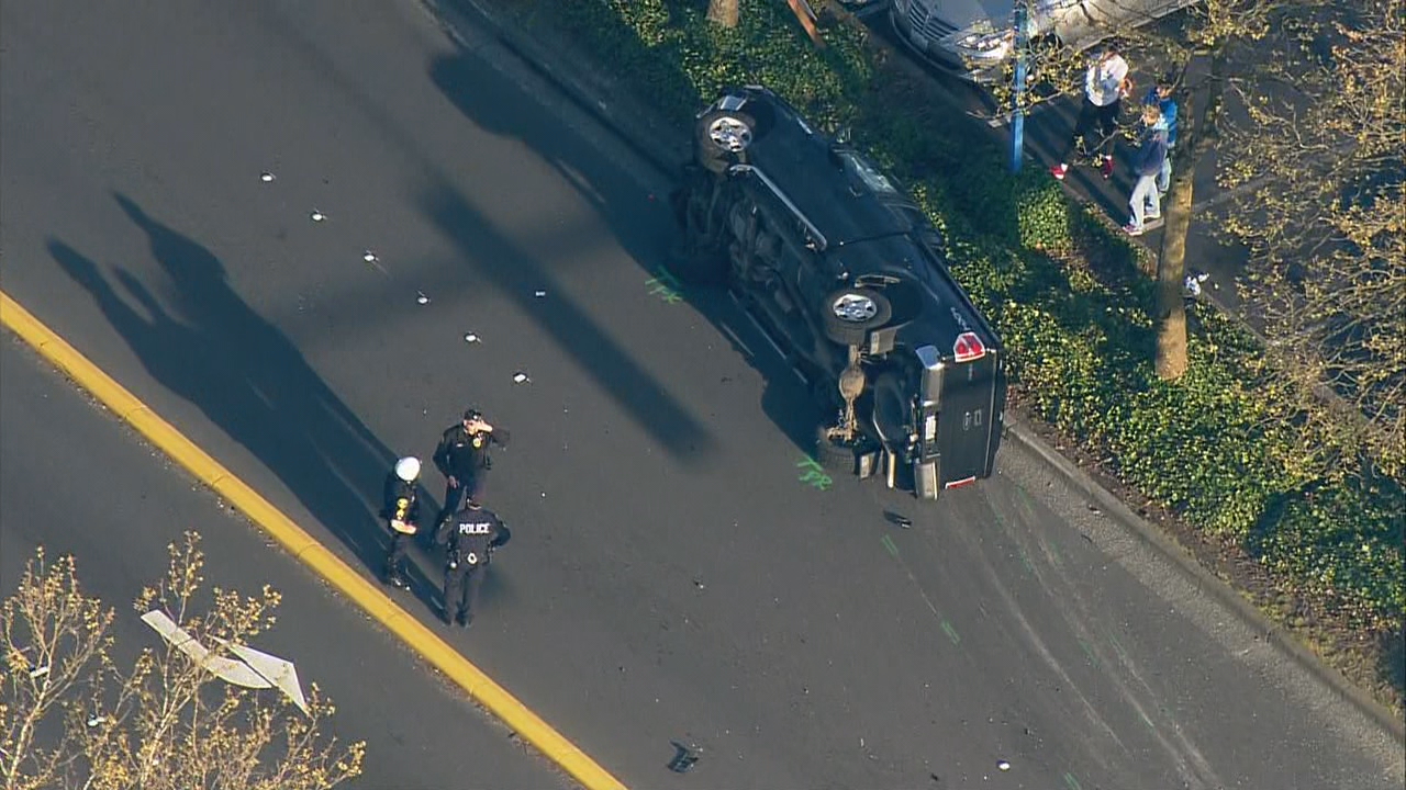5 people injured in major crash near Alderwood Mall in Lynnwood KOMO