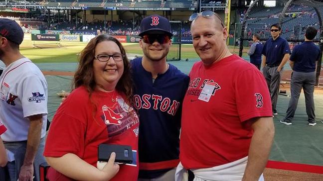 Andrew Benintendi helps with Arkansas couple's marriage proposal