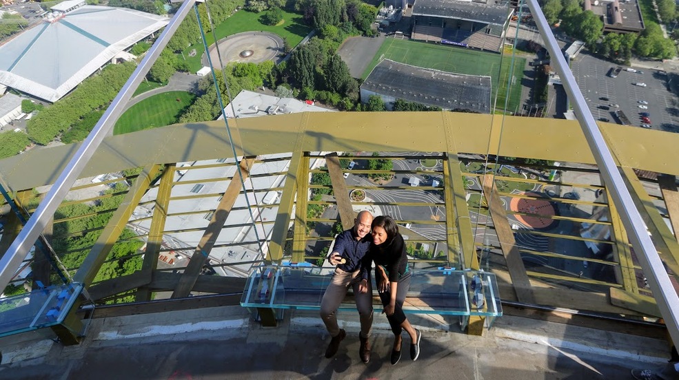'Ultimate Seattle Selfie' Space Needle to open new glass benches