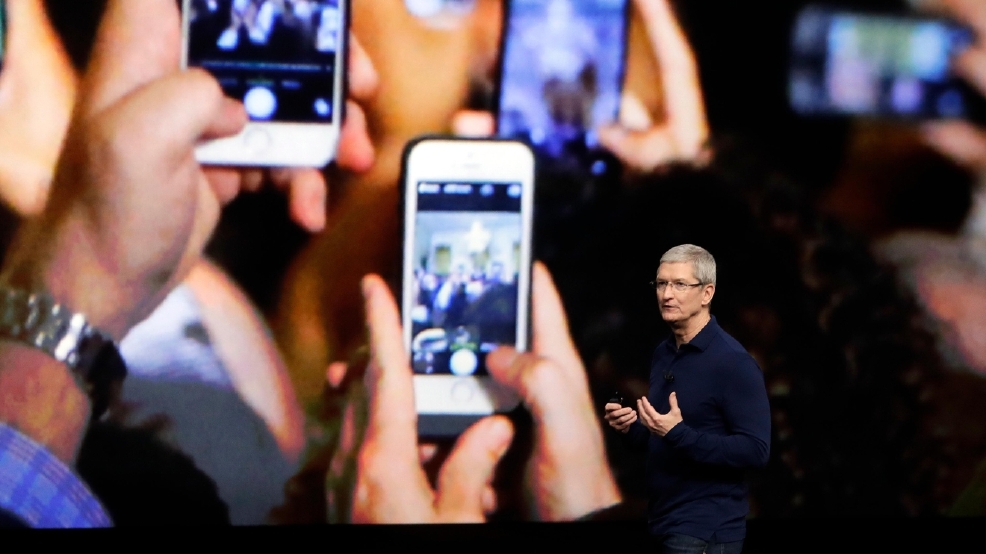 Apple iPhone Alone Apple iPhone Alone_Dodr.jpg