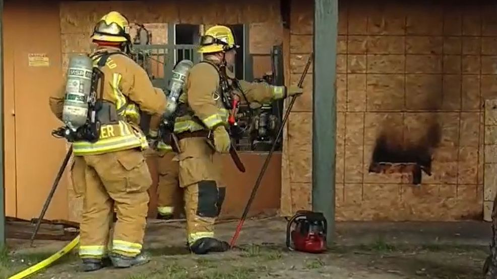Bakersfield fire knock out fire at vacant apartment building Haley