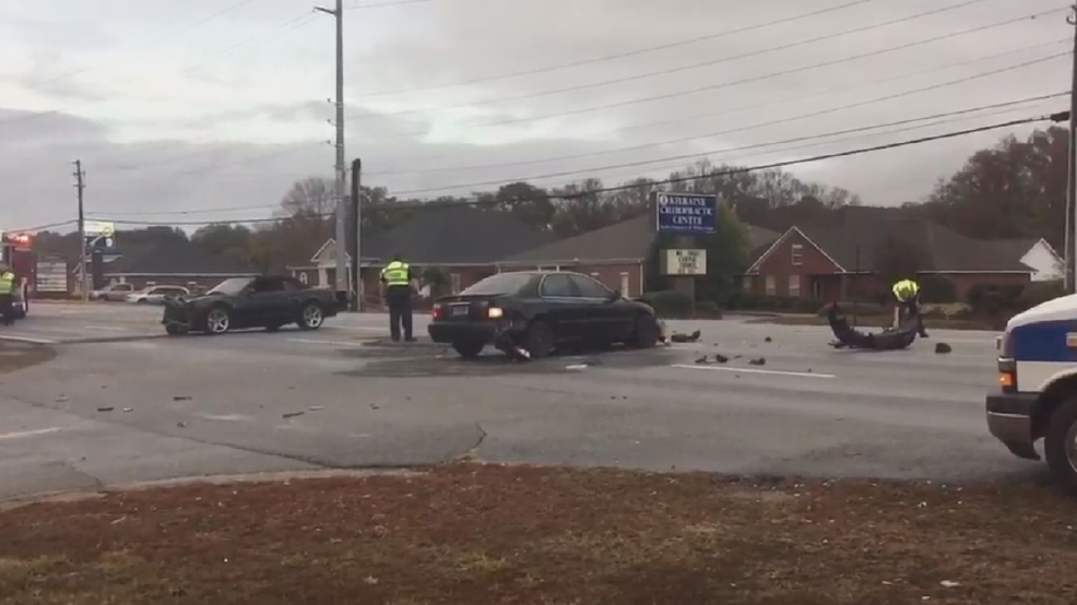 Three injured in Warner Robins accident WGXA